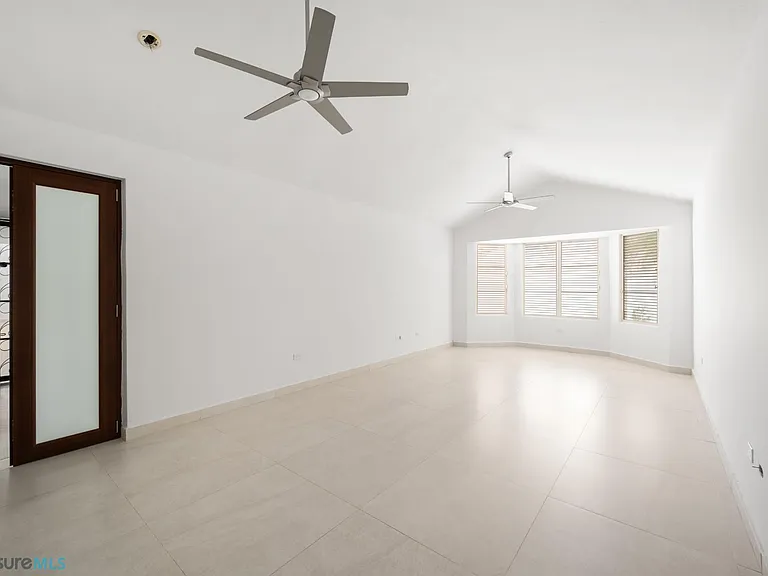 157 Jacintos Sabanera — Photo 13