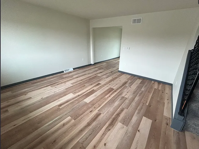 5310 N Division St — Photo 5