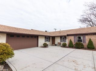 104 S Pinecrest Rd, Bolingbrook, IL 60440