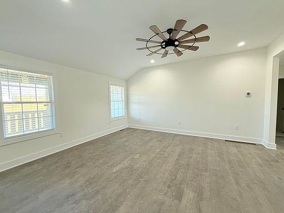 5th image of 813 Denali Dr