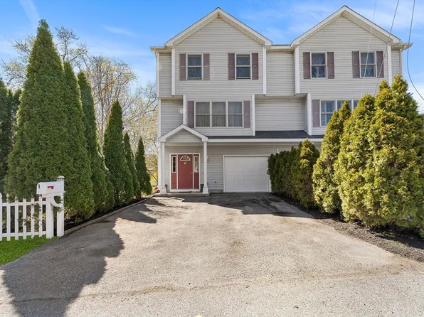 1 Hayward St #1, Ipswich, MA 01938