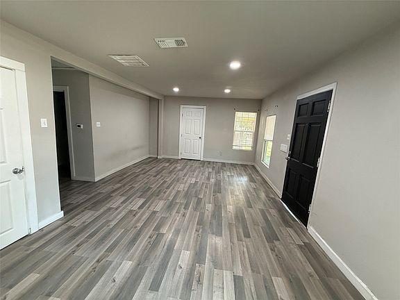 5th image of 2826 McGee St