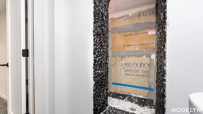 Rented by Nooklyn NYC LLC | media 27