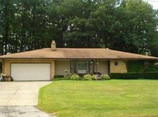 1329 Orchardview Rd, Seven Hills, OH 44131