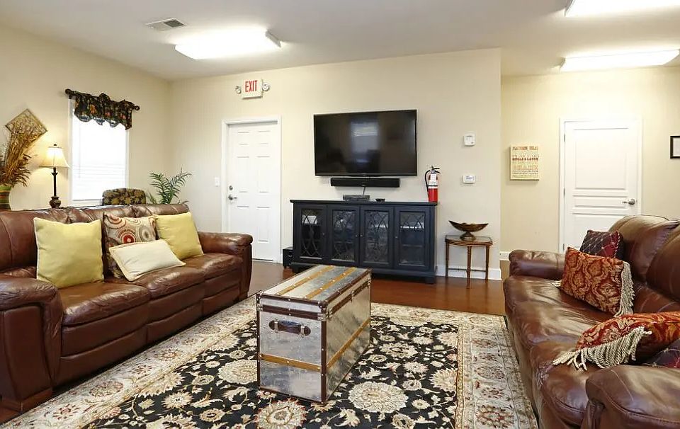 1st image of 404 Hunter Falls Ln #2B-2Ba-1072Sqft
