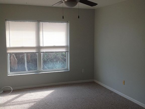 5th image of 725 Laurel Bay Cir