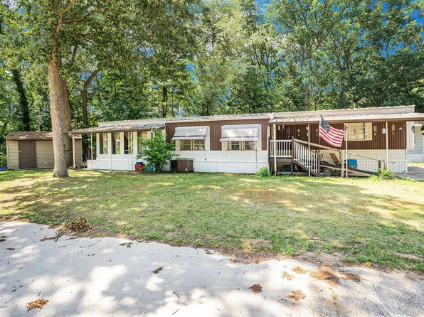 3318 Spring Hill Dr, Muskegon, MI 49444