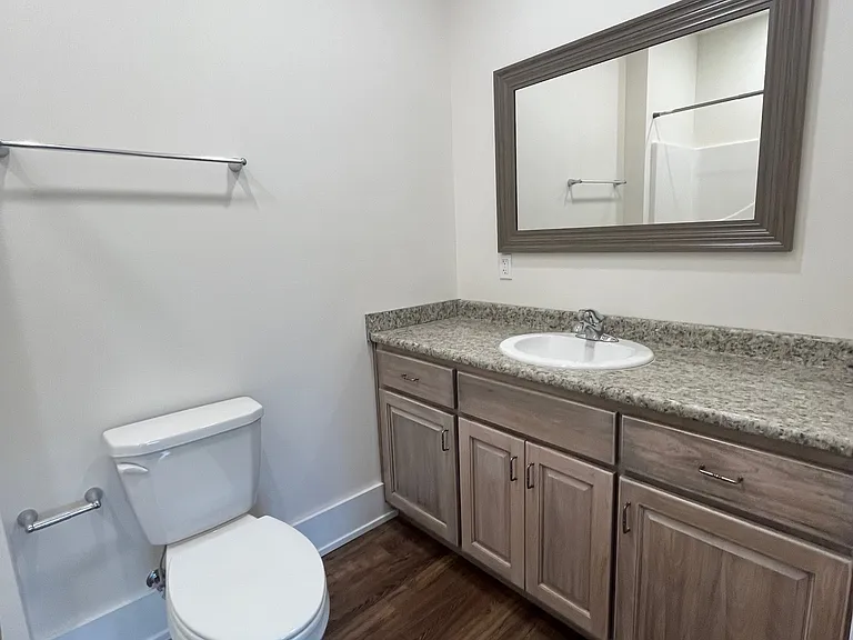 206 N Main St — Photo 2