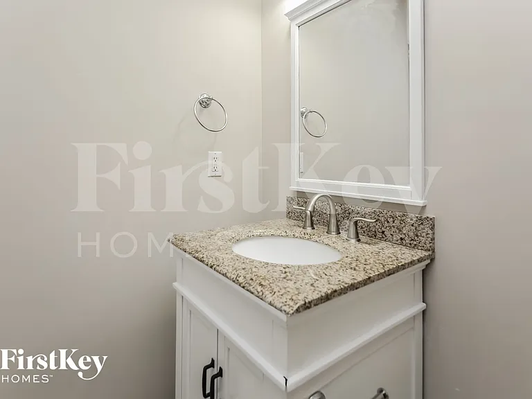3215 Maple Terrace Dr — Photo 14
