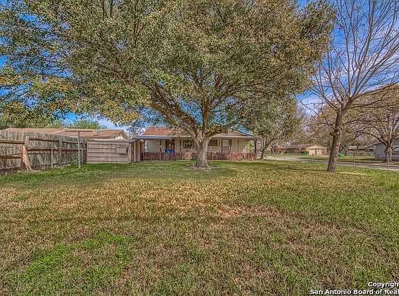 5th image of 1815 Dellhaven Dr