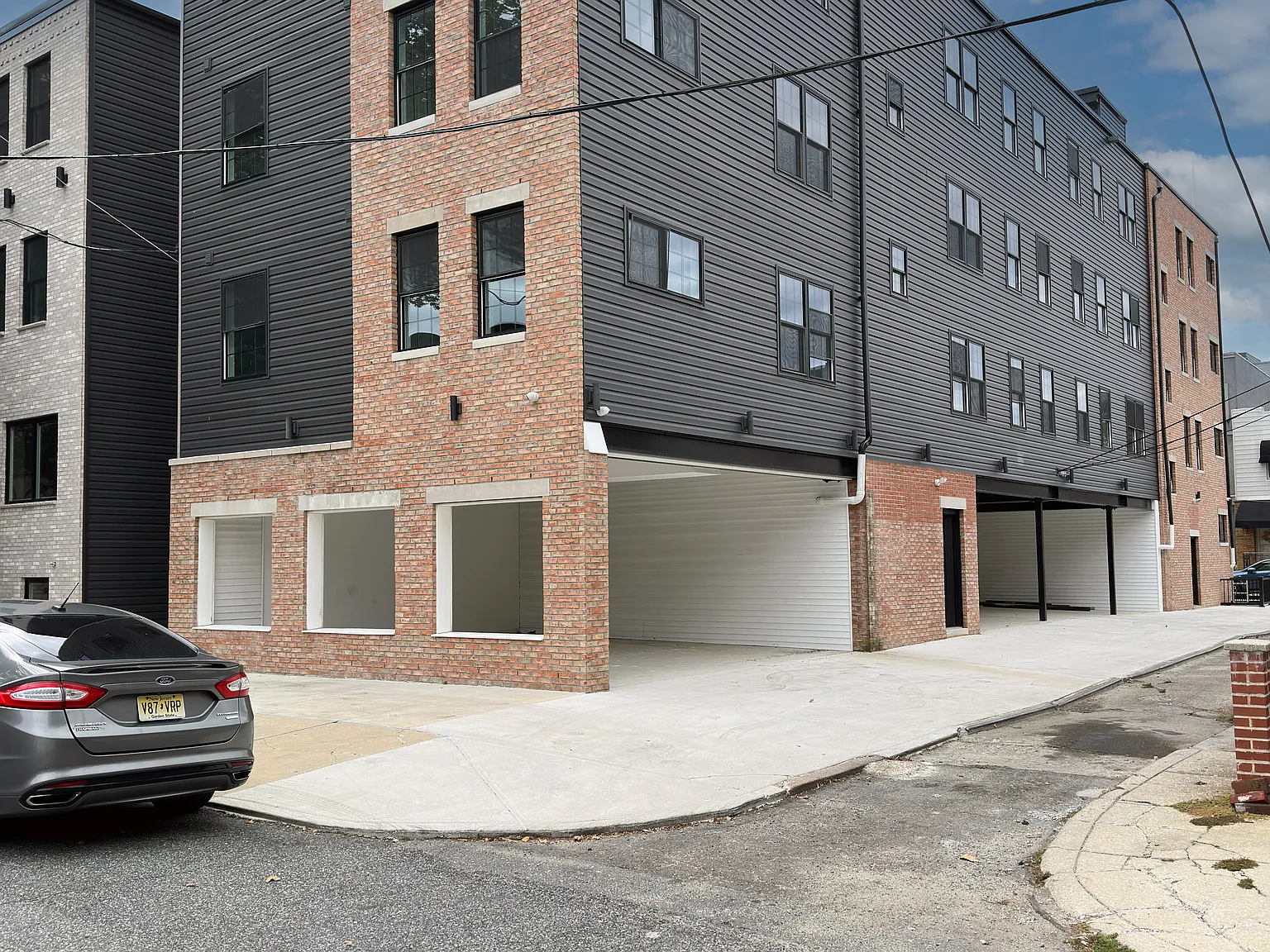 2809 S Warnock St — Photo 2