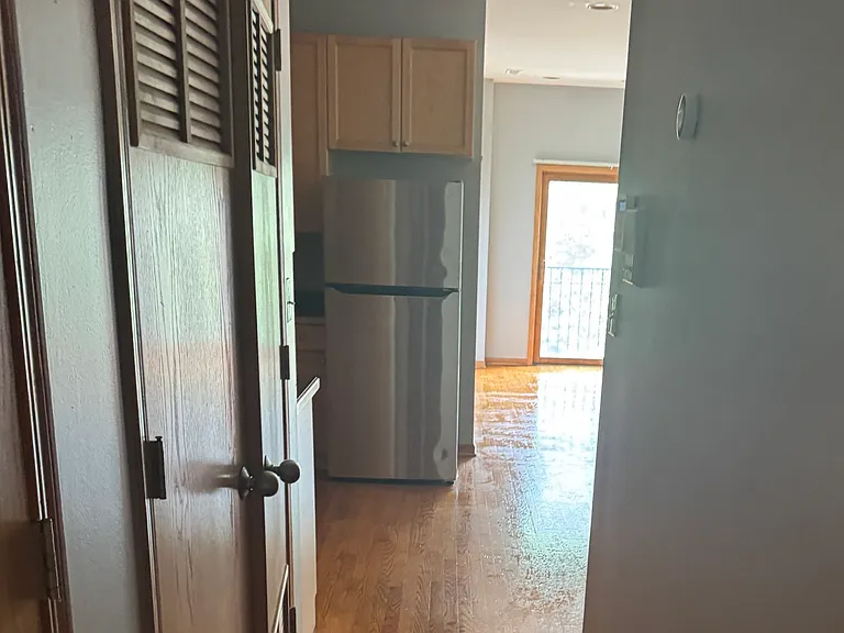 5852 S Prairie Ave #2 — Photo 6