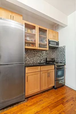 3rd image of 203 E 89th St APT 3-A