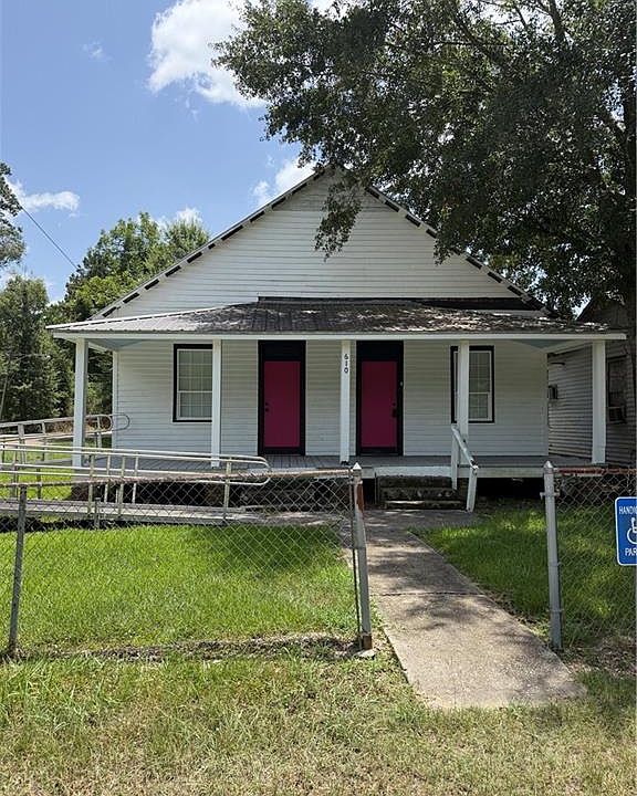 1st image of 610 E Church St