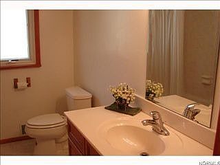 5th image of 2224 Tuxedo Ave