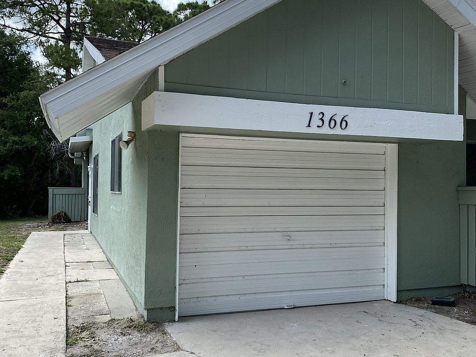 1st image of 1366 SE Rivergreen Cir