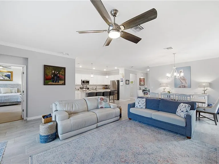 19584 Utopia Ln — Photo 11