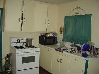 3rd image of 553 Millar Ave