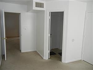 2nd image of 806 Lasalle Ave APT 10
