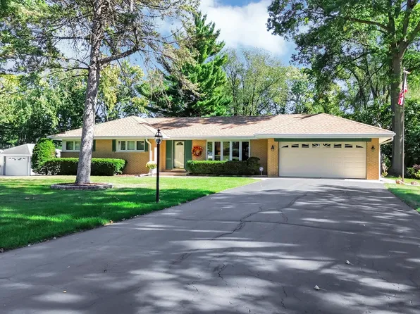 6N355 Spring Ct, Medinah, IL 60157