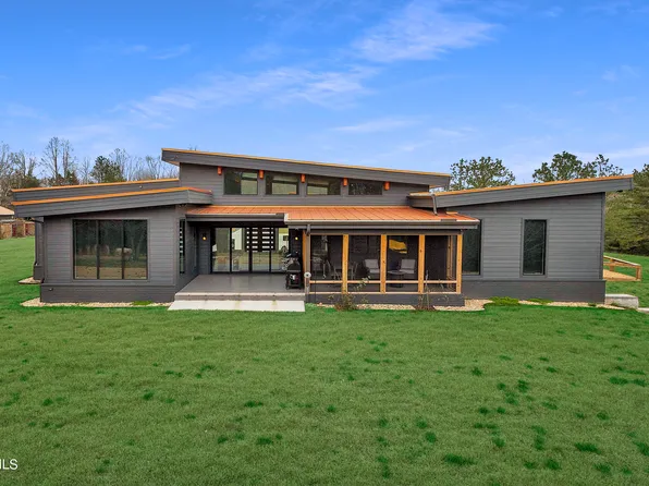 218 County Road 38, Riceville, TN 37370