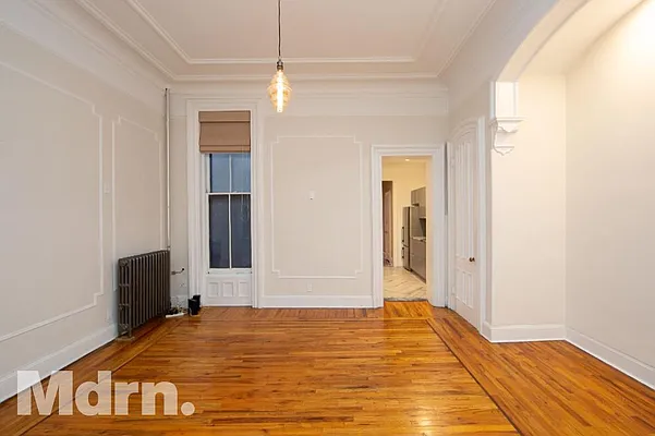 Rented by Mdrn Residential | media 8