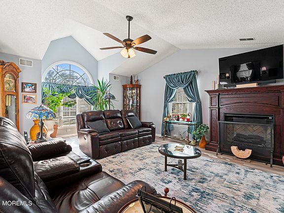 2nd image of 1632 Sweetbay Drive