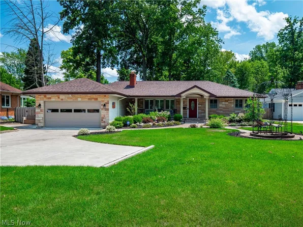 21345 Hilliard Blvd, Rocky River, OH 44116