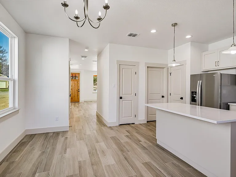 424 Shady Bluff Dr — Photo 7