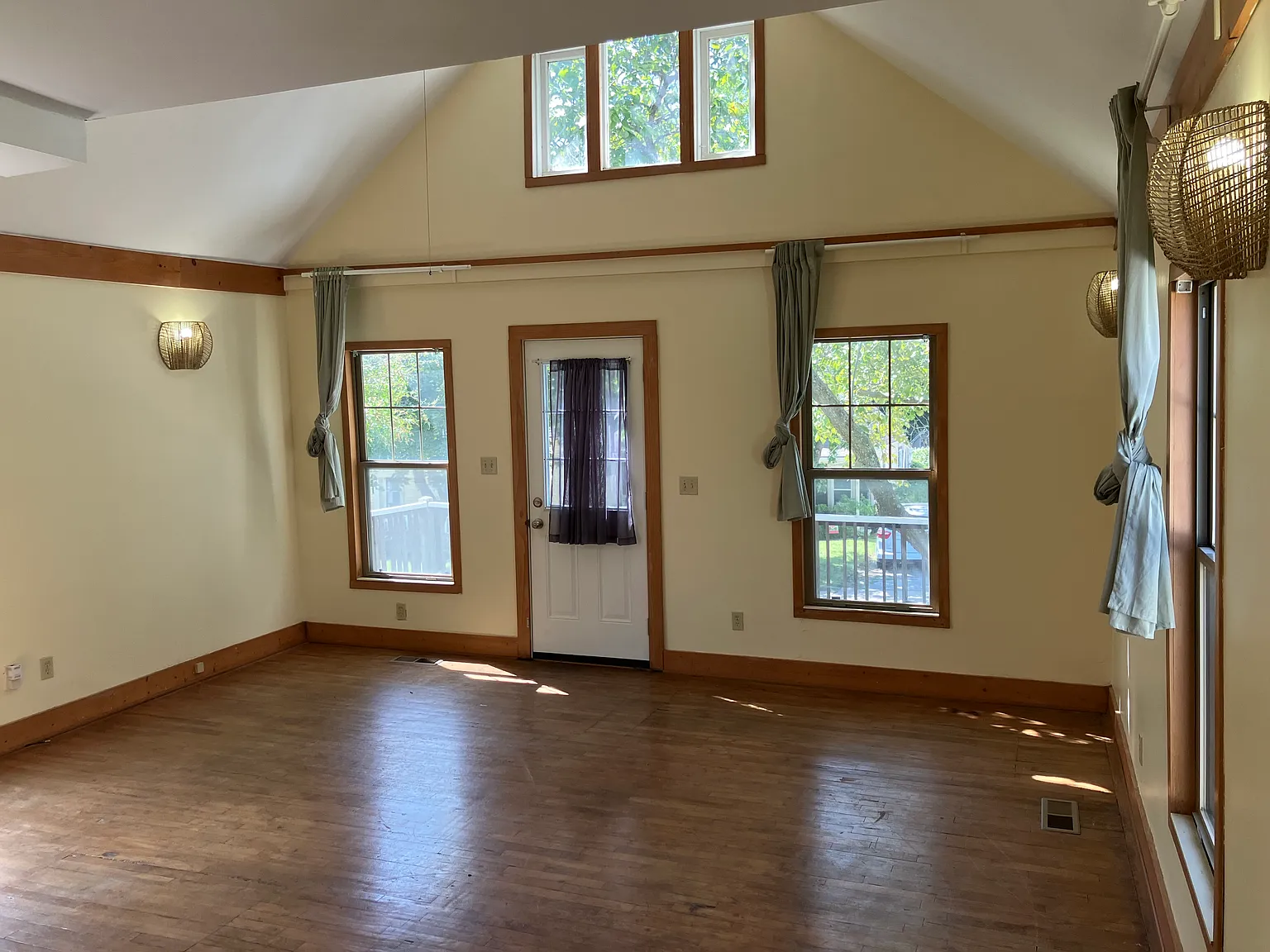 1 bed, 750 sqft, $1,400 — Photo 4