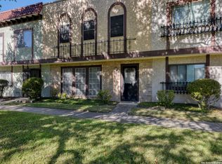 6822 Crown Rdg, San Antonio, TX 78239