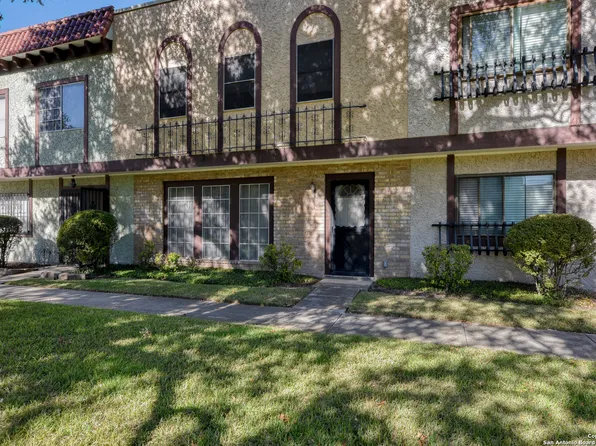 6822 Crown Rdg, San Antonio, TX 78239