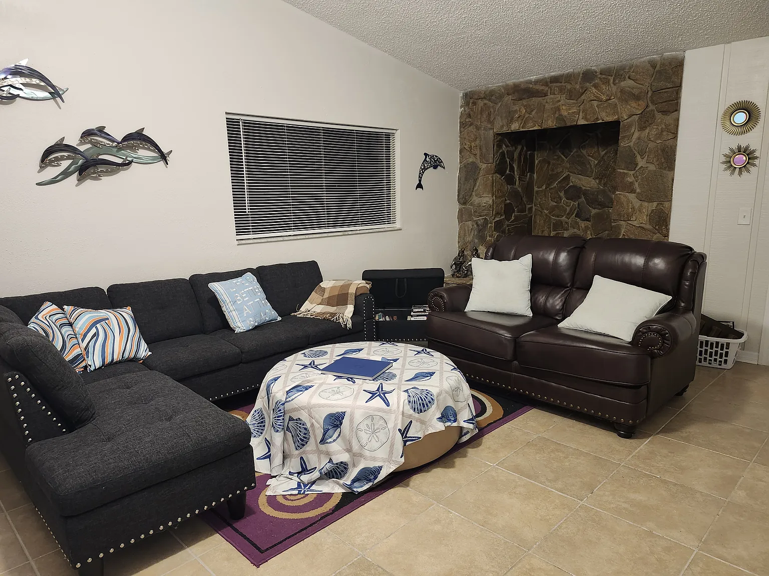215 Beach Ln — Photo 3