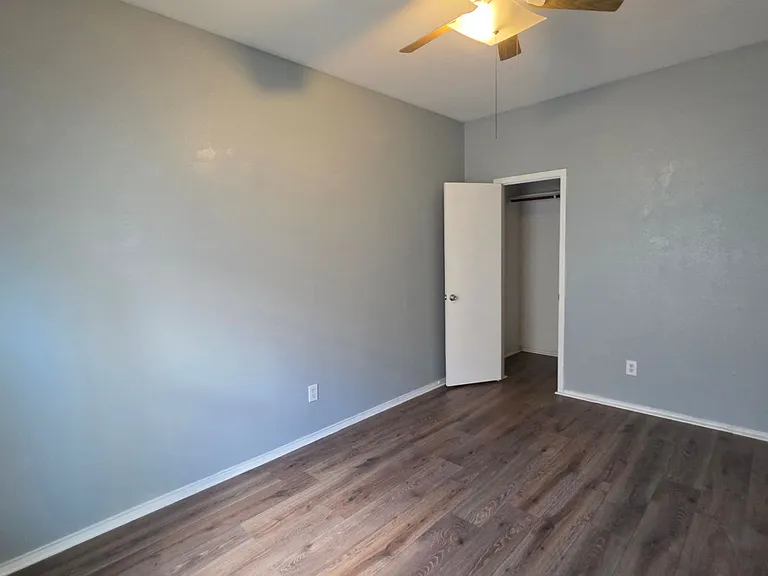 5820 Show Master Ln — Photo 18