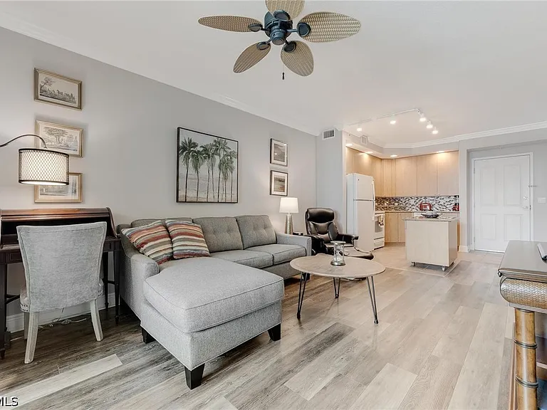 2825 Palm Beach Blvd #210 — Photo 2