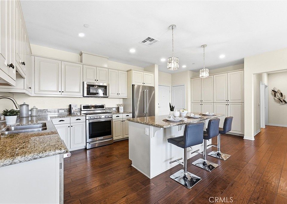1st image of 408 Maravilla Ln