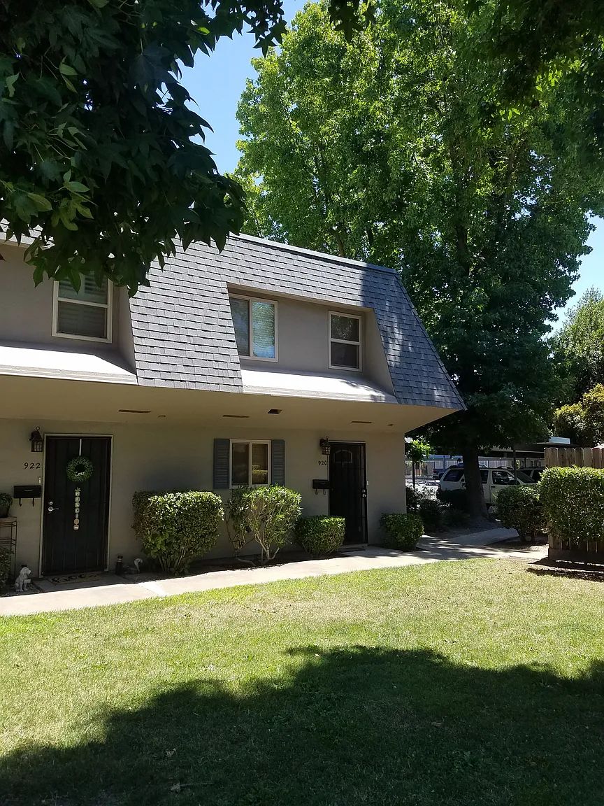 920 Rutledge Dr photo 1