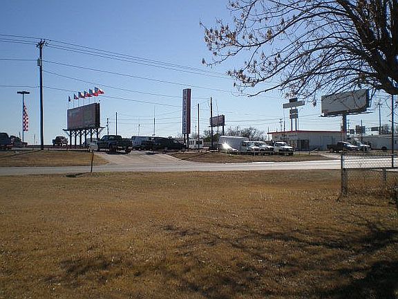 4th image of 1806 S Business Highway 35