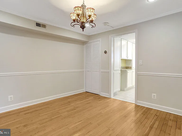 619 N Henry St — Photo 17