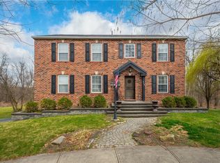440 Skylark Dr, Coraopolis, PA 15108