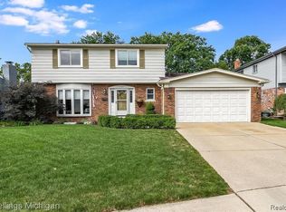 7363 Hillsboro Dr, Canton, MI 48187