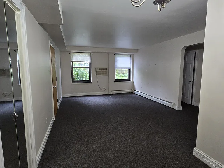 7326 N Ridge Ave #1W — Photo 2
