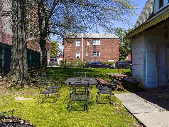 4th image of 4615 Wilder Ave