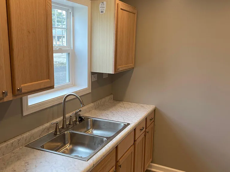 712 E Sigler St — Photo 1