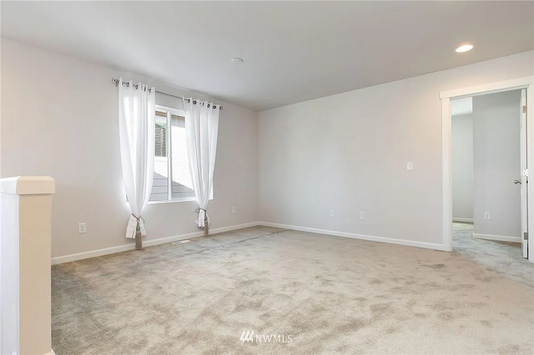 7904 17th St SE — Photo 3