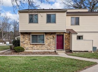 303 Rose Marie Ct #D, Saint Peters, MO