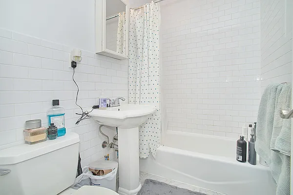 Rented by Keller Williams NYC | media 24