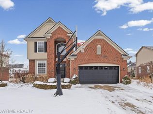 3699 Connors Dr, Rochester Hills, MI 48307