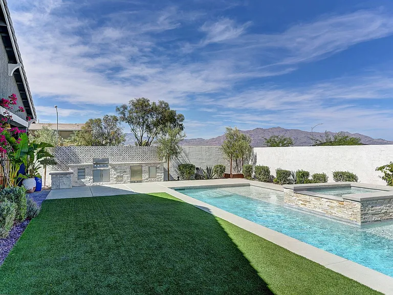 6390 Montrose Park Ct — Photo 11