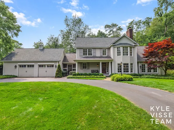 6776 Gleneagles Dr SE, Grand Rapids, MI 49546